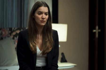 “A Dona do Pedaço”: Fabiana se aproveita de situação e beija o noivo de Vivi Guedes
