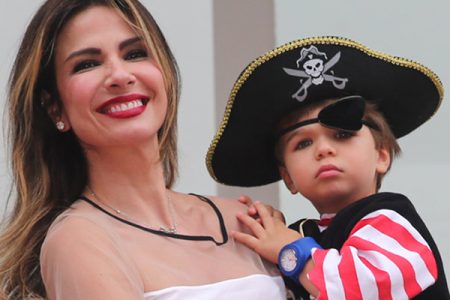 Luciana Gimenez posta foto do filho caçula e encanta internautas