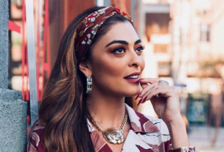 Juliana Paes posta foto com muito glamour e recebe elogios de fãs