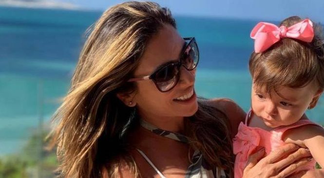 Patrícia Abravanel compartilha momentos de diversão da filha e baba muito