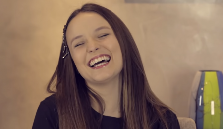 Larissa Manoela assume que perdeu a virgindade e faz revelação