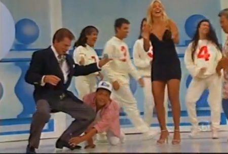 O dia em que Silvio Santos encantou Carla Perez ao rebolar na boquinha da garrafa