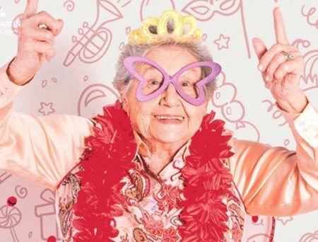 Palmirinha completa 88 anos e manda recado fofo para os fãs