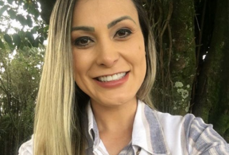 Andressa Urach abre o jogo e revela com quantos homens já transou