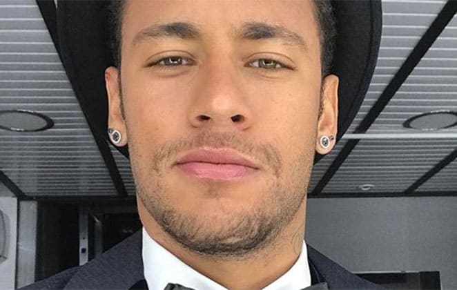 Neymar faz mudança na barba e divulga novo visual para 2020