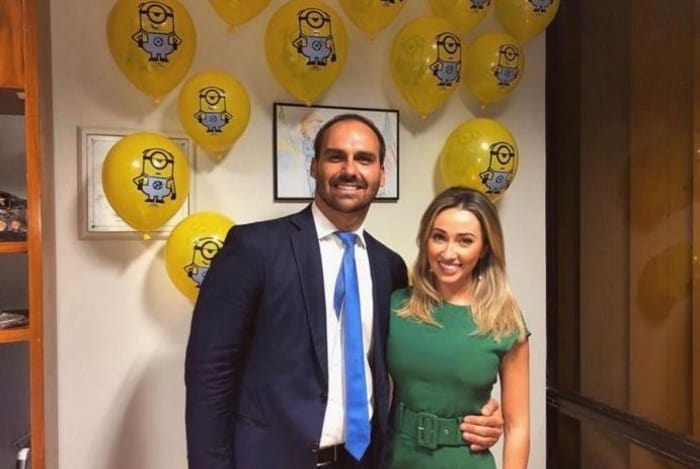 Eduardo Bolsonaro comemora aniversário com festa temática… dos Minions