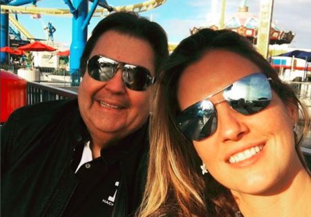 Esposa de Faustão se diverte em festa de aniversário ao som de Anitta