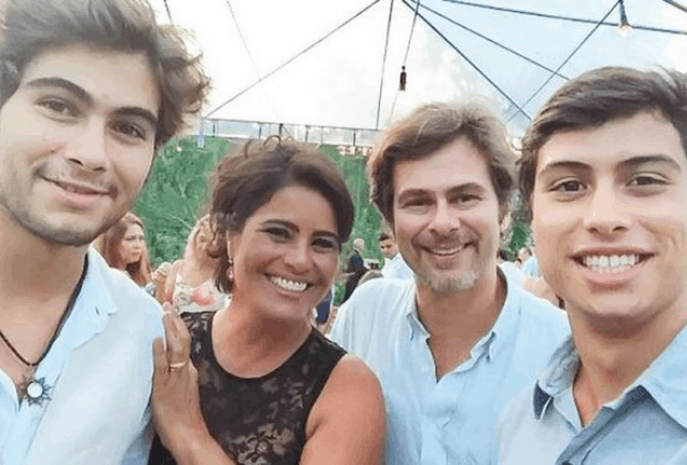 Valéria Alencar corta cabelo de João Vitti e filho compartilha resultado