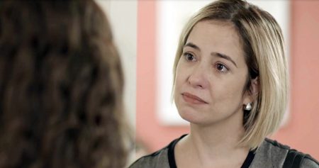 “Malhação”: Rita é flagrada por Lígia e surpreende com declaração