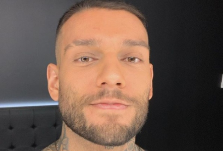 Lucas Lucco exibe corpo musculoso e faz desabafo sobre cirurgia
