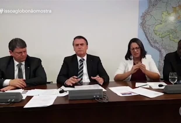 Globo volta a ironizar indicação do filho de Bolsonaro para embaixada