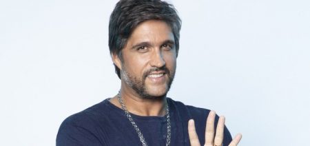 Sem o irmão Victor, Leo Chaves dá palestras e retorna aos palcos em turnê