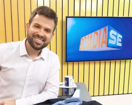 Criança ganha festa temática com globais e apresentador comemora