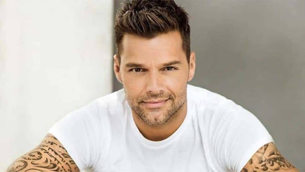 Ricky Martin protesta contra governador, que pede renúncia de cargo