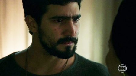 “Órfãos da Terra”: Jamil rejeita Dalila na noite de núpcias e ela quebra tudo