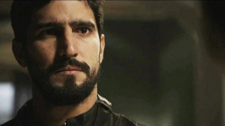 “Órfãos da Terra”: Dalila revela gravidez para Jamil