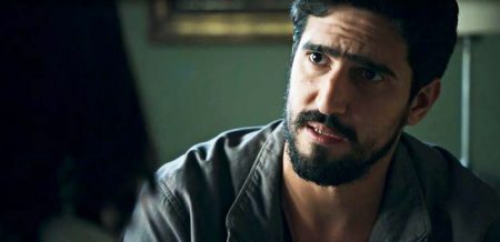 “Órfãos da Terra”: Jamil decide pedir exame de DNA para Dalila
