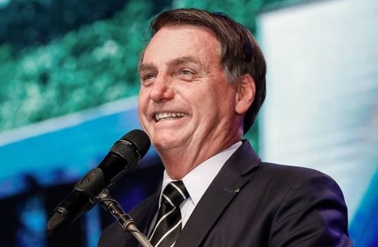 Senadora ligada a Bolsonaro chama jornalistas da Globo de nazistas