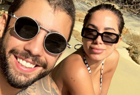 Fã insinua que Pedro Scooby é bancado por Anitta; cantora rebate sem dó