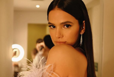 Bruna Marquezine se pronuncia sobre cenas quentes em filme