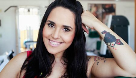Perlla mostra nova silhueta após eliminar 17 kg