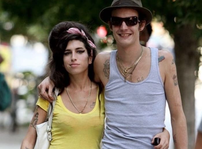 Ex-marido de Amy Winehouse briga por R$ 4,6 milhões de herança