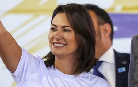 Michelle Bolsonaro ousa e posta foto de lingerie sexy no Instagram