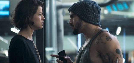 “A Dona do Pedaço”: Com armadilha, Rock descobre segredo de Josiane