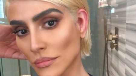 Após cirurgia, Cleo Pires se comunica por linguagem de sinais