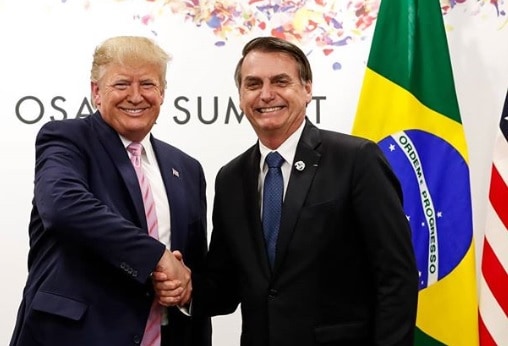 Bolsonaro quer mudar lei da TV Paga para atender pedido de Donald Trump