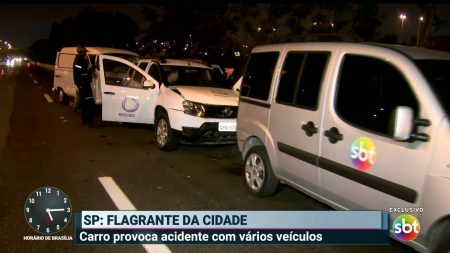 Jornalistas do SBT e da Record quase são atropelados ao vivo