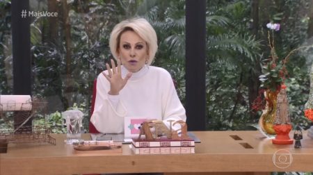 Ana Maria Braga comemora marca histórica e chama Evaristo Costa de gostoso