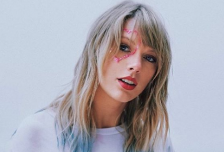 Taylor Swift surge bêbada em festa e vira sensação na web