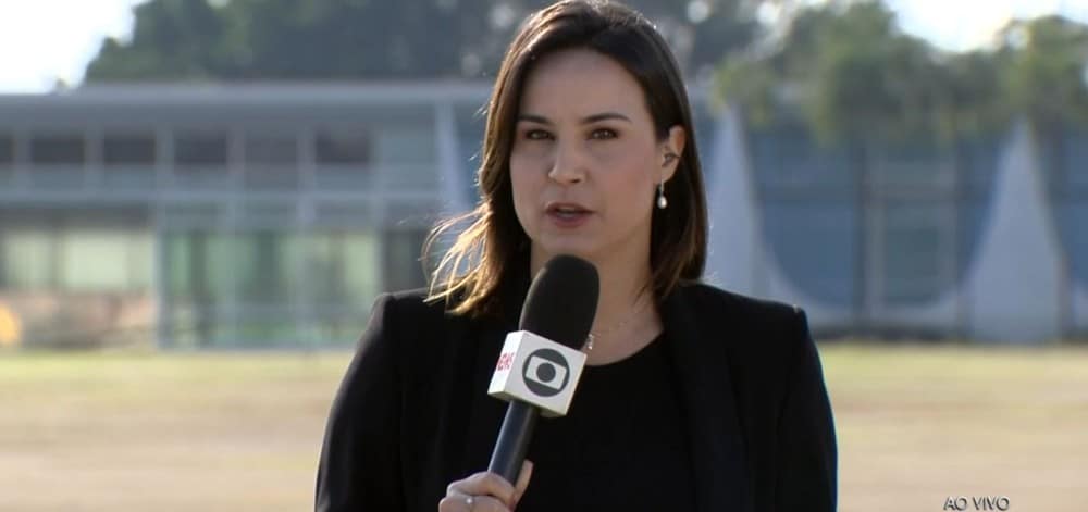 Flávia Alvarenga “some” durante link da Globo e preocupa telespectadores