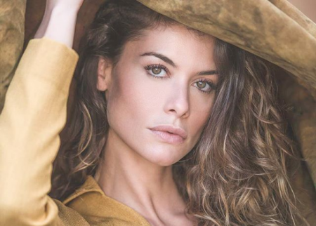 Em foto rara, Alinne Moraes surge ao lado do filho