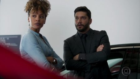“Bom Sucesso”: Diogo e Gisele são flagrados dormindo juntos
