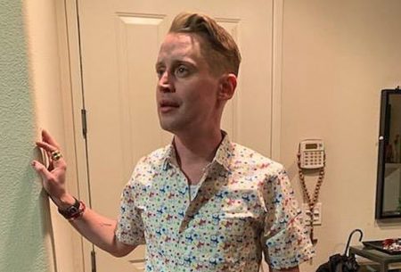 Macaulay Culkin posta foto e faz piada sobre o novo “Esqueceram de Mim”