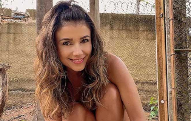 Mãe de Paula Fernandes emociona fãs ao mostrar foto inédita da cantora