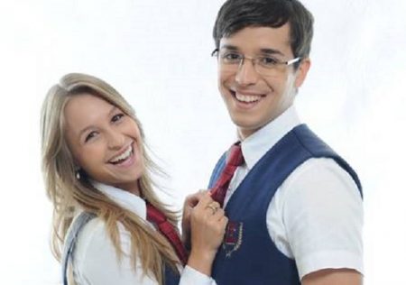 Ex-Rebelde desabafa sobre preconceito e lança novo trabalho na música