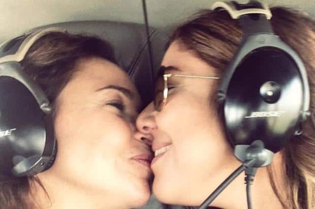 Daniela Mercury comemora Dia da Visibilidade Lésbica ao lado da esposa