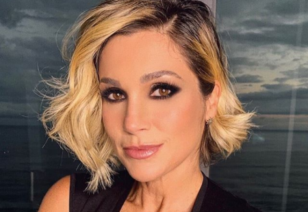 Flávia Alessandra posta foto antiga e detalhe choca internautas