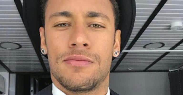 Suposta nova namorada de Neymar deixa comentário em foto do jogador