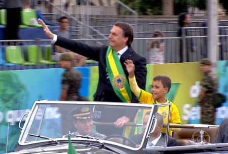 Perfil do G1 detona criança com Bolsonaro e Globo se pronuncia