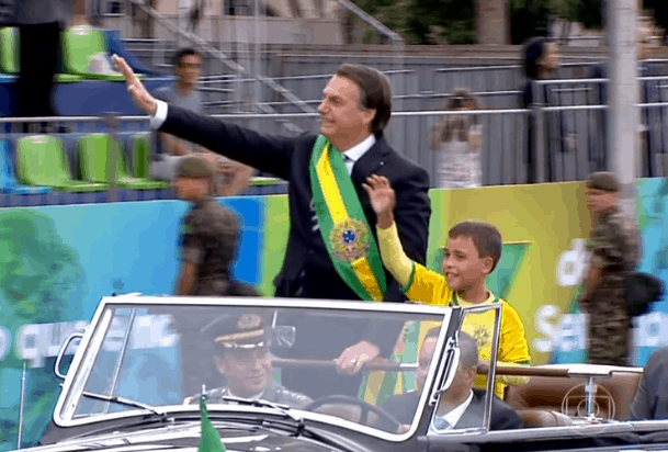 Perfil do G1 detona criança com Bolsonaro e Globo se pronuncia