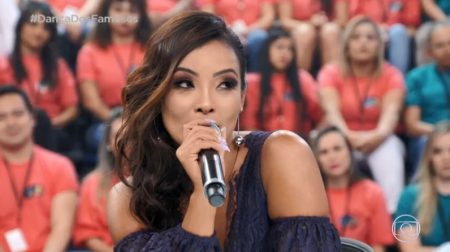 Carol Nakamura vira alvo de críticas após notas baixas na “Dança dos Famosos”