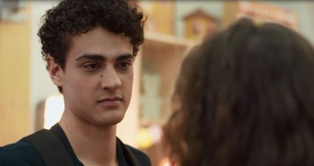 “Malhação”: Meg faz proposta inusitada para Guga