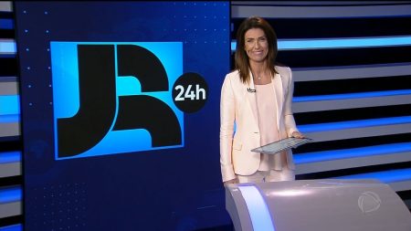 Barulho chama a atenção de internautas durante telejornal da Record