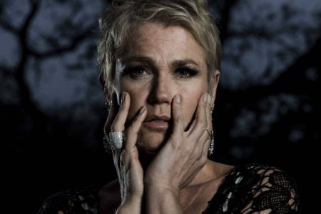 Xuxa desabafa sobre abuso na infância e programa de rádio debocha