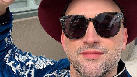 Famosos defendem Paulo Gustavo após polêmica de beijo gay em filme
