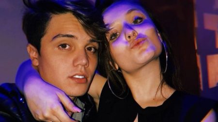 Larissa Manoela celebra aniversário de namorado e se declara
